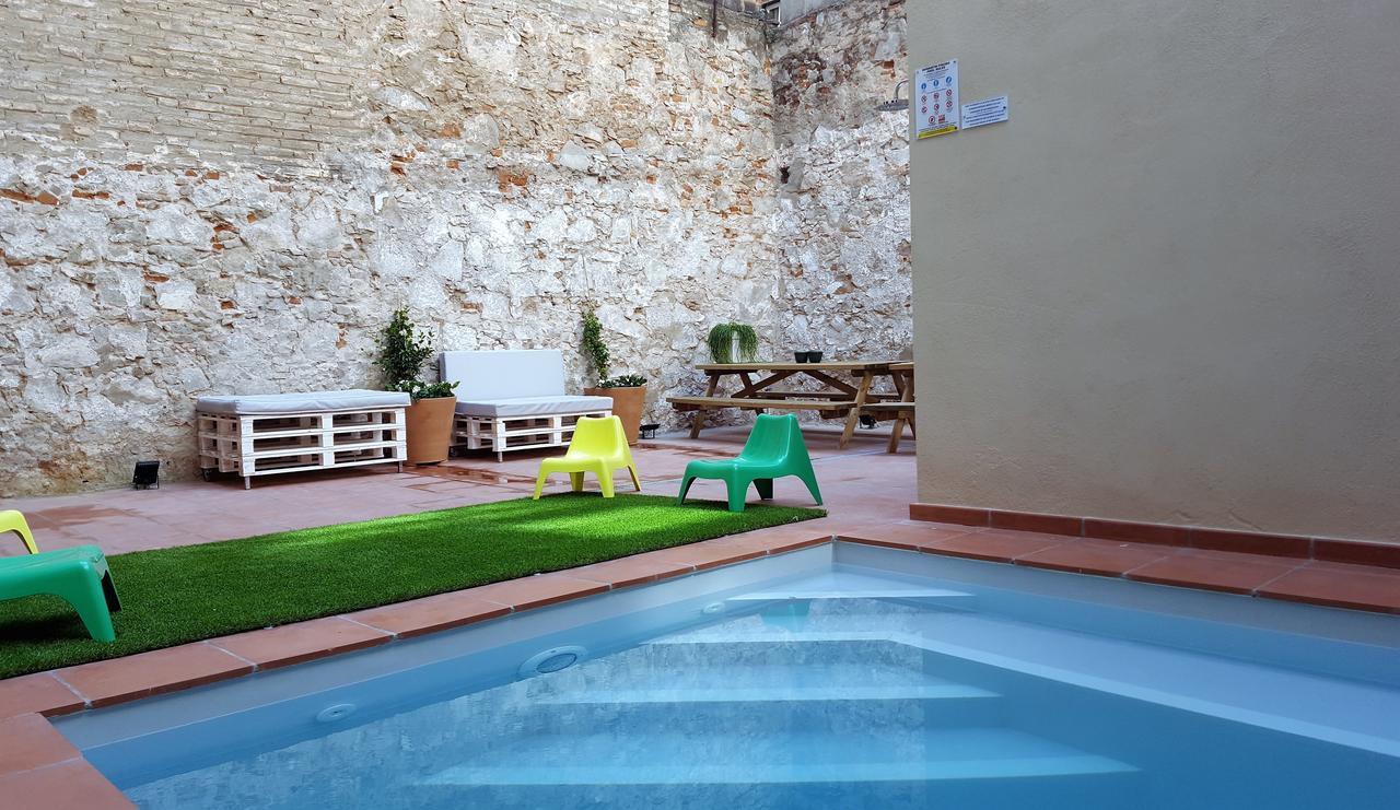 Ten To Go Hostel Barcelona Exterior foto